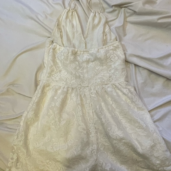 White lace romper - Picture 3 of 3